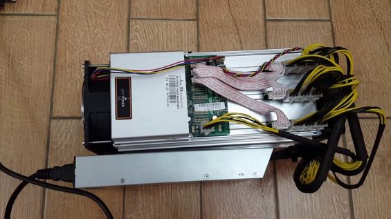 Antminer S9 вид сверху