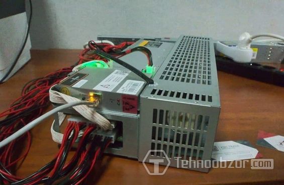 Провода, подключенные к асику Antminer R4