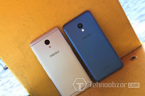 Meizu M5 и Meizu M5 Note лежат рядом