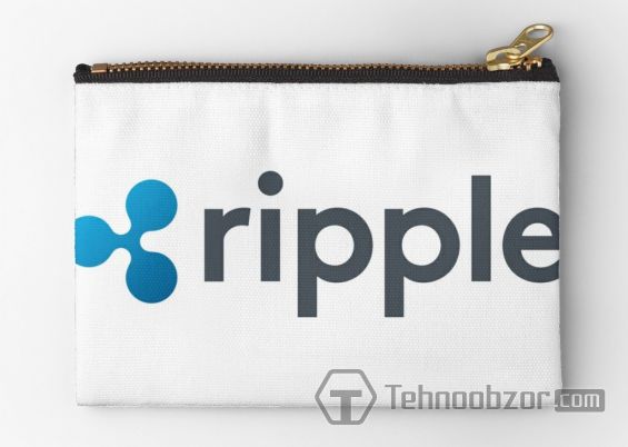 Белый кошелёк со значком Ripple крупным планом