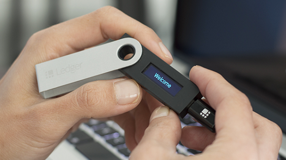 Аппаратный Биткоин-кошелёк Ledger Nano S