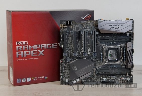 Материнская плата ASUS ROG RAMPAGE VI APEX и упаковка от неё