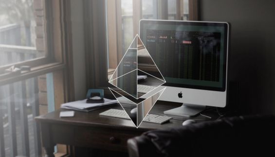 Значок Ethereum на фоне моноблока