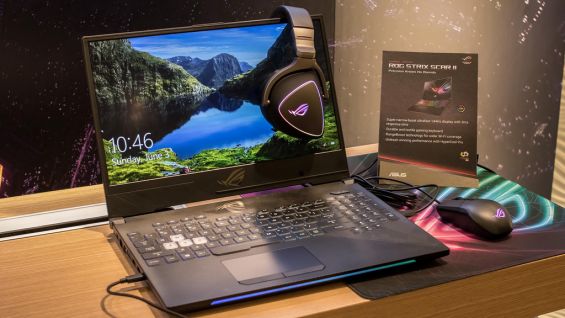 Игровой ноутбук ASUS ROG Strix SCAR II на выставке