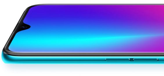 Экран смартфона OPPO R17 Pro крупным планом