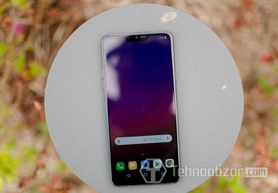 LG G7 ThinQ вид сверху