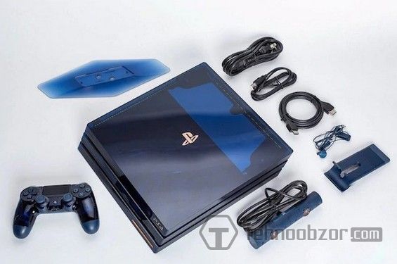 Элементы, входящие в комплектацию PS4 PRO 500 Million Limited Edition