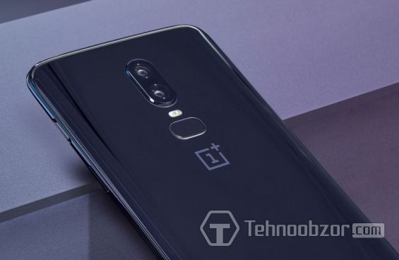 Задняя панель смартфона Oneplus 6