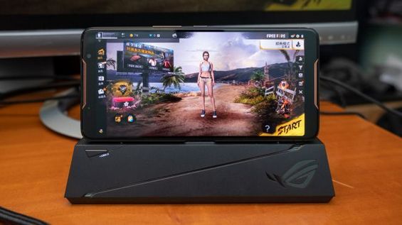 Игра запущена на смартфоне ASUS ROG PHONE