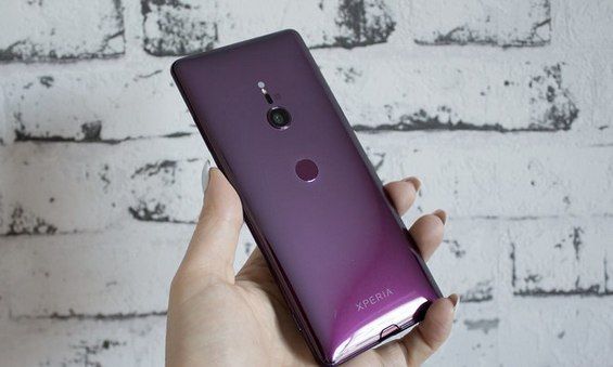 Как выглядит тыльная панель телефона Sony Xperia XZ3