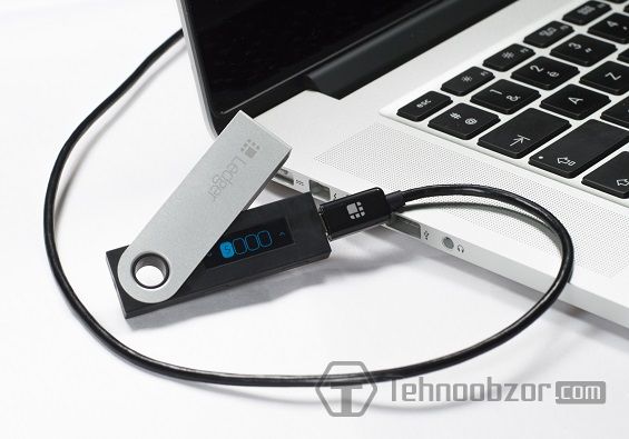 Аппаратный мультивалютный Ledger Nano S