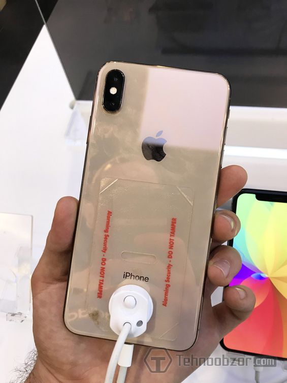 Смартфон Apple iPhon XS Max сзади