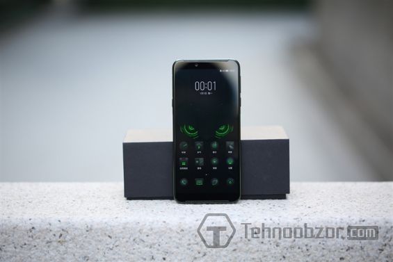 Лицевая сторона Xiaomi Black Shark Helo