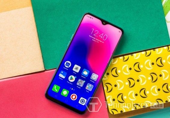 Вид сверху на Oppo Realme 2 Pro