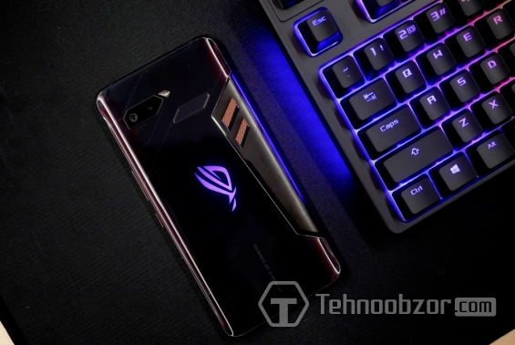 Смартфон Asus ROG Phone