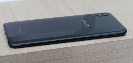 Левая грань Vivo X21