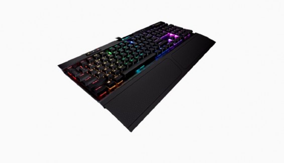 Геймерская клавиатура Corsair K70 RGB MK.2 на белом фоне