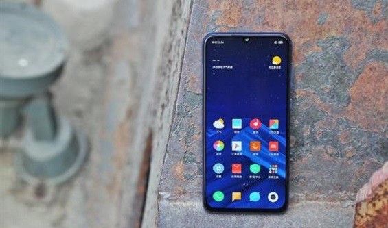 Xiaomi Mi 9 SE в рабочем состоянии