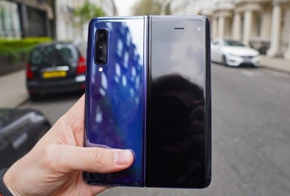 Демонстрация основной камеры Samsung Galaxy Fold