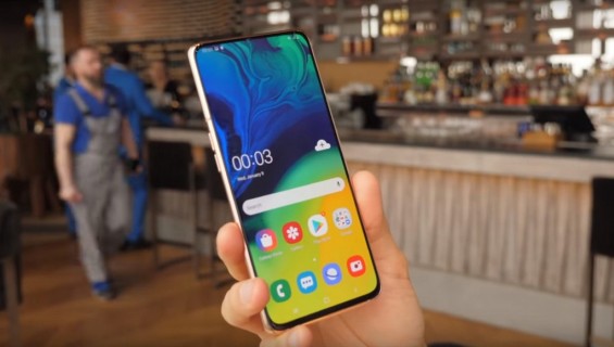 Samsung Galaxy A80 в рабочем состоянии