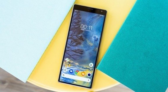 Вид сверху на Sony Xperia 10 Plus