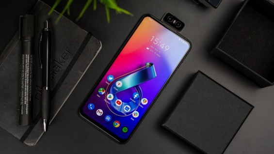 Вид сверху на ASUS Zenfone 6