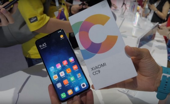 Смартфон Xiaomi Mi CC9 и упаковка от него