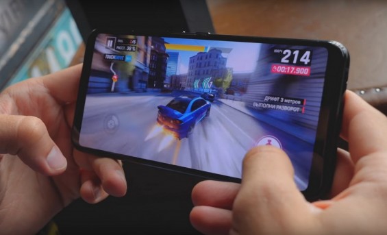 Игра запущена на смартфоне ASUS ROG Phone 2