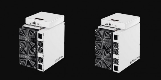 Асики Bitmain Antminer S17 59Th и S17 Pro 56Th на тёмном фоне