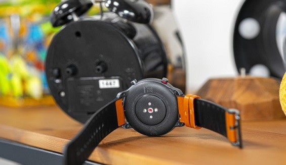 Физические кнопки Amazfit GTR