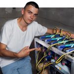 Роман Томера