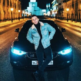 Виктор Комаров