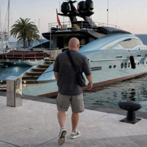 Давид Светлов