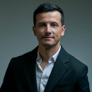 Олег Упилков