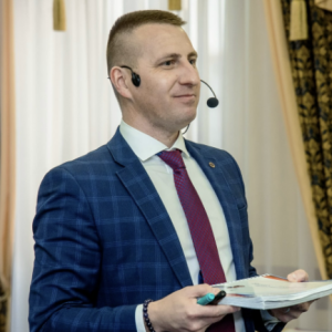 Александр Некрасов